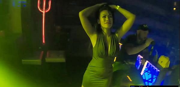  After clubbing amateur Asian girlfriend put on a show for her boyfriend